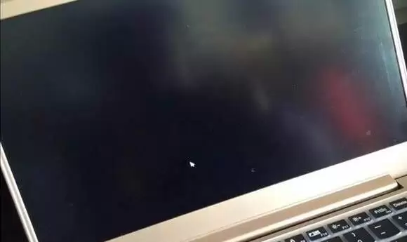 开机黑屏只有鼠标指针无法进入桌面怎么解决?